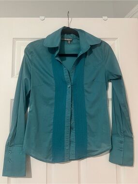 Tristan & Iseut Teal Pleated Button-Down Shirt